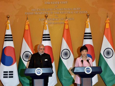 தென்கொரிய அதிபருடன் பிரதமர் மோடி பேச்சு…..7 ஒப்பந்தங்கள் கையெழுத்து