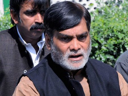 ஏர்போர்ட்டில் எக்சிட் வழியாக நுழைய முயன்ற மத்திய அமைச்சர்: தடுத்து நிறுத்திய பெண் இன்ஸ்பெக்டர்