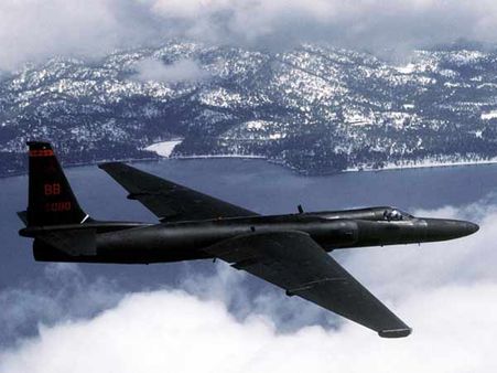 தென் சீனா கடற்பரப்பில் அமெரிக்கா கண்காணிப்பு விமானங்களை விரட்டியடித்த சீனா கடற்படை!!