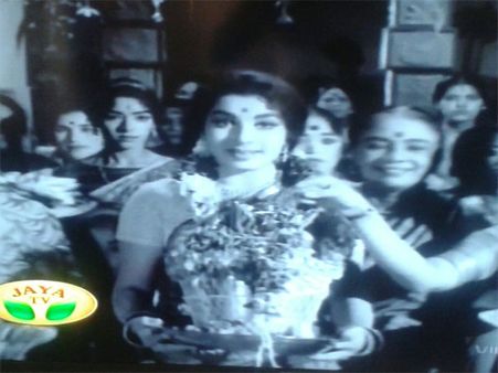 ஜெயலலிதா பதவியேற்பு விழா முடிந்ததும், டைமிங்காக டச் கொடுத்த ஜெயா டிவி!