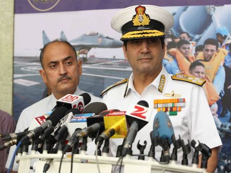 உள்நாட்டு ஆயுதங்களுக்கு வாய்ஸ் கொடுக்கும் கடற்படை தளபதி