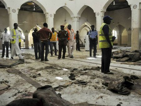 நைஜீரியாவில் பயங்கரம்: மசூதியில் தற்கொலைப்படை தாக்குதல்- 29 பேர் பலி