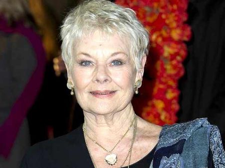 மீன்களுக்காக ஆடை அவிழ்த்த ஜேம்ஸ்பாண்ட், ஹாரிபாட்டர் பட நடிகைகள்!