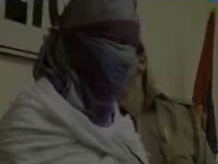 போலீஸ் கண்ணில் விரலை விட்டு ஆட்டிய உ.பி. 'சொர்ணாக்கா' கைது