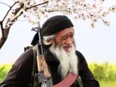 சீனாவில் இருந்து சிரியா சென்று ஐஎஸ் அமைப்பில் சேர்ந்த 80 வயது தாத்தா