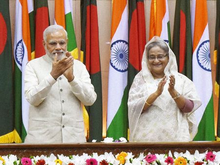 வாஜ்பாய்க்கு விருது தந்த வங்கதேசம்.. நேரில் பெற்றார் மோடி