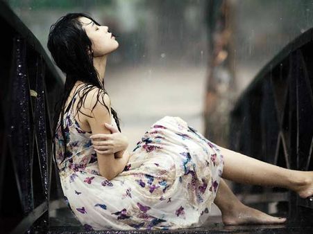 நீ வெக்கிச் சிவக்கிறாய்...!