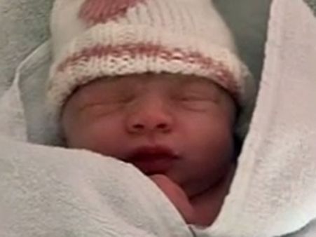 18வது குழந்தையைப் பெற்றெடுத்த பிரிட்டனின் பெரிய குடும்பத்தின் ”அப்பா- அம்மா”!