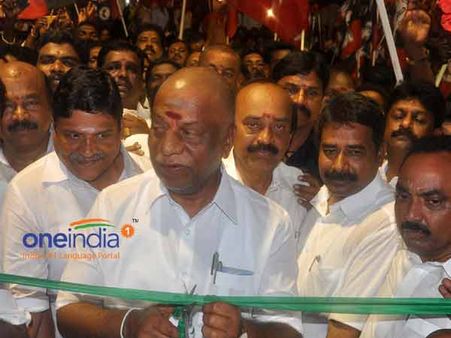 மொட்டைத் தலையுடன் ஓ.பன்னீர் செல்வம் கலந்து கொண்ட முதல் நிகழ்ச்சி