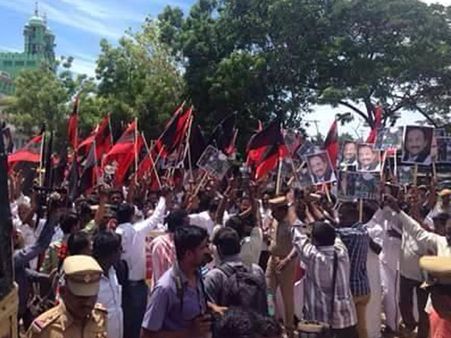 பிரபாகரன் சிலை அகற்றம்: மதிமுகவினர் கறுப்புக்கொடி ஆர்பாட்டம்