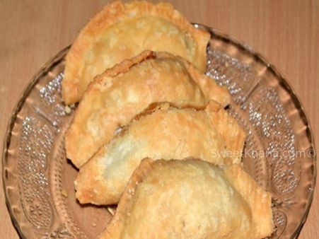 உங்களுக்கு ஸ்வீட் செய்ய கஷ்டமா இருக்கா..? அப்போ இத கிளிக் பண்ணுங்க..