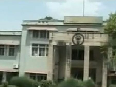 என்னம்மா இப்டி பண்றீங்களேம்மா... டாக்டர்களைப் பார்த்து குமுறிய குவாலியர் நோயாளிகள்!