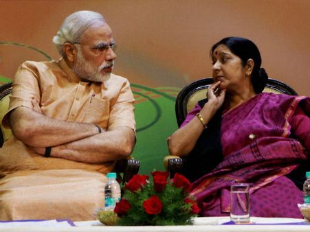 ஊழல் புகாரில் சிக்கி லண்டனுக்கு ஓடிய லலித் மோடிக்கு உதவிய சுஷ்மா... மோடி அதிருப்தி?