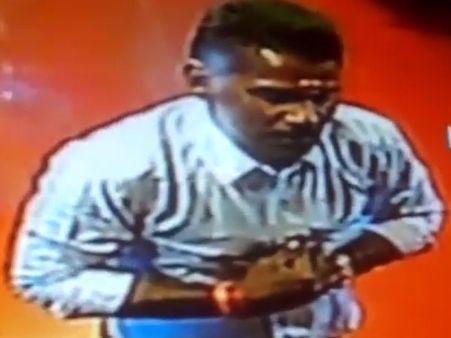 முருகா காப்பாத்துப்பா!!... நகையை திருடிவிட்டு சாமி கும்பிட்ட பலே திருடன் கைது!