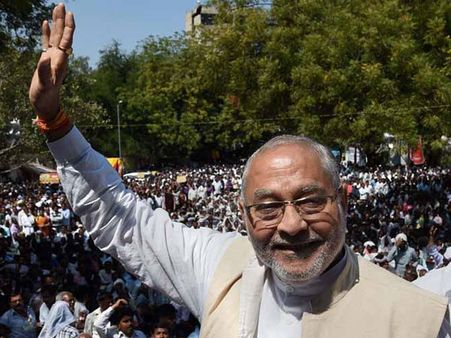 முதலில் ஸ்மிருதி இராணியின் படிப்புச் சான்றிதழை செக் பண்ணுங்க.. டென்ஷன் தரும் மோடி தம்பி