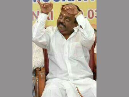 விஜயகாந்த் சொல்லச் சொல்ல யோகா செய்யத் தயாராகும் தேமுதிகவினர்!