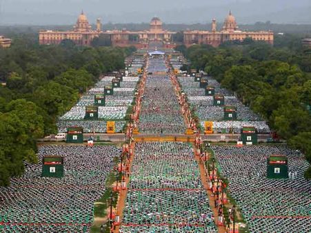 சர்வதேச யோகா தினம்... டெல்லியில் மோடி தலைமையில் 37000 பேர் பங்கேற்பு... இந்தியா கின்னஸ் சாதனை!