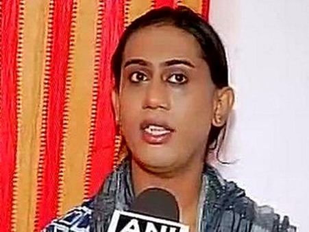 நீ அரவாணி.. வெளியே போ... வாடகை வீட்டிலிருந்து துரத்தப்பட்ட சினிமா இயக்குநர்