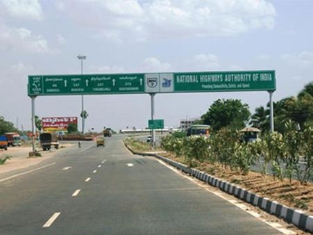 நள்ளிரவில் ரோந்து சென்ற எஸ்.ஐ., ஏட்டை இரும்புக் கம்பியால் தாக்கிய 4 பேர் கைது