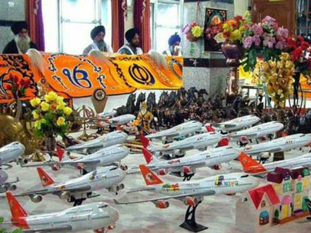 வெளிநாட்டு வேலை வேண்டுமா?: இந்த 2 கோவில்களில் பிரார்த்தனை செய்யுங்க!