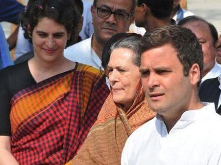 டெல்லியில் சோனியா, ராகுல், பிரியங்கா.. வெளிநாடு போனது எதற்காக? மர்மம் நீடிப்பு!