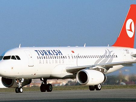 'லிப்ஸ்டிக்' வெடிகுண்டு மிரட்டல்.. டெல்லியில் துருக்கி விமானம் அவசர தரையிறக்கம்!