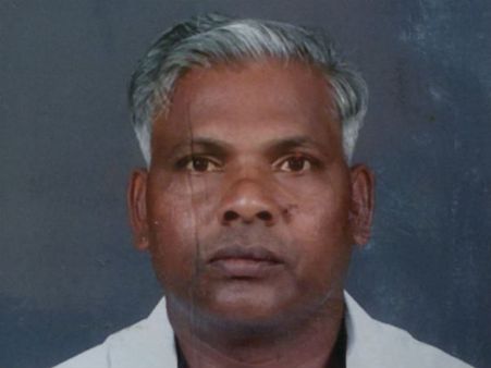 திமுக நிர்வாகியை பெண்ணோடு படம் எடுத்து பணம் கேட்டு மிரட்டிய 4 பேர் கைது