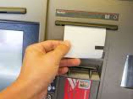 நள்ளிரவில் ஏடிஎம் மெஷினை உடைத்து கொள்ளை முயற்சி - மாட்டியவருக்கு ”தர்ம அடி”!