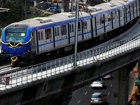 மெட்ரோ ரயிலில் தமிழக டிஜிபி, சென்னை கமிஷனரும் பயணம் - பாதுகாப்பு வசதிகள் குறித்து ஆய்வு