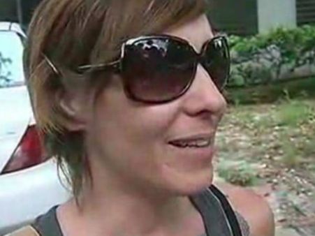 காலில் பாய்ந்த தோட்டா.. கொஞ்சம் கூட உணராத அமெரிக்கப் பெண்