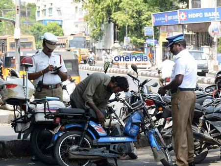 தமிழகம் முழுவதும்... ஹெல்மெட் இல்லாமல் வண்டி ஓட்டியதாக 1.30 லட்சம் பேர் மீது வழக்குப் பதிவு