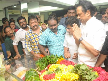 எம்.எஸ்.விக்கு அரசு மணிமண்டபம் கட்டவேண்டும்: ஸ்டாலின், தமிழிசை சவுந்தரராஜன் கோரிக்கை