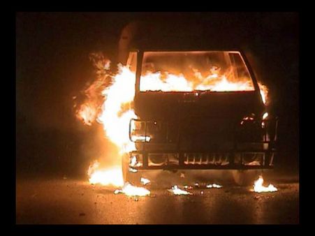 அடுத்தடுத்து வெடித்துச் சிதறிய 450 கேஸ் சிலிண்டர்கள்..ஆள் நடமாட்டம் இல்லாததால் உயிர்ச்சேதம்தவிர்ப்பு