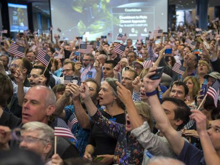 அத்தனை கிரகத்தையும் எட்டிப் பார்த்து விட்டோம்... பெரும் மகிழ்ச்சி + பெருமிதத்தில் நாசா