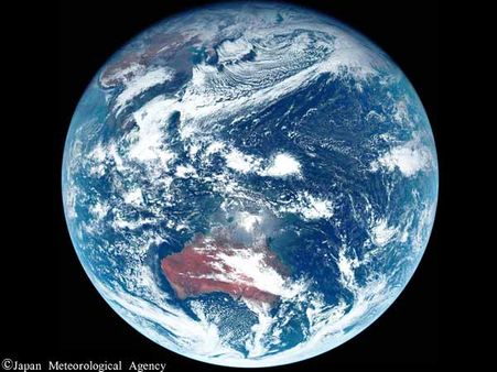 பூமியை உள்ளது உள்ளபடி ‘சாம்பல்’ நிறத்தில் படம் பிடித்த ஜப்பான் சாட்டிலைட்!