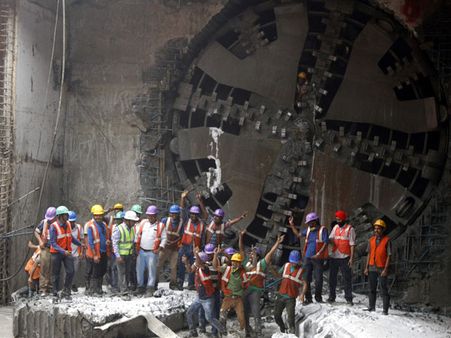 செலவு அதிகரிப்பால் ரஷ்ய நிறுவன காண்டிராக்ட் ரத்து... ஸ்தம்பித்தது சென்னை மெட்ரோ ரயில் பணிகள்!