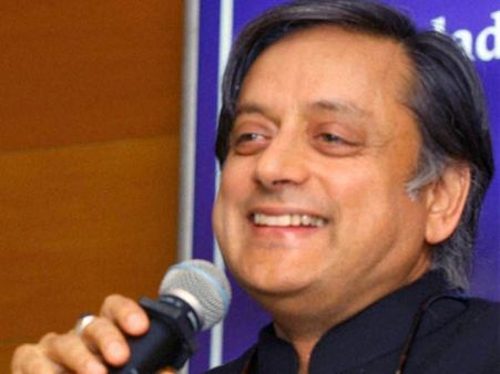 'அடடே'- மோடி வெளிநாட்டு பயணத்தால் நாட்டின் மதிப்பு உயரும்.. சசி தரூர் மீண்டும் 'ஆஹோ ஓஹோ' புகழாரம்!