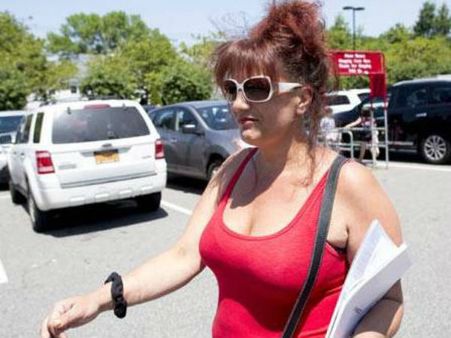 'பிரா'வுக்குள் 200 பாக்கெட் ஹெராயினை மறைத்துக் கடத்தி சிறை சென்று மீண்ட பெண்