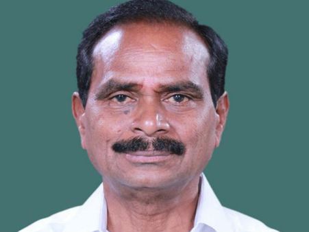 முதல்வர் ஜெ. உடல்நலம் பற்றி பேசினா நாக்கை வெட்டுவேன்... அ.தி.மு.க. எம்.பி.யின் சர்ச்சை பேச்சு