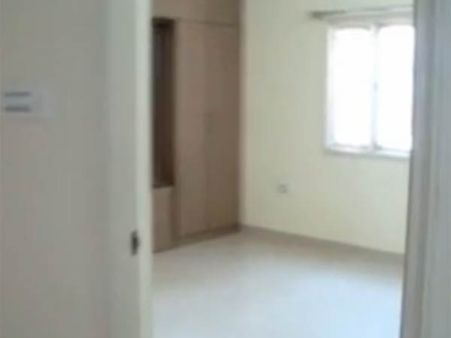 வாஸ்து சரியில்லை... அரசு வீடுகளுக்கு குடி போகாத எம்.பிக்களால் ரூ.24 கோடி தண்டம்