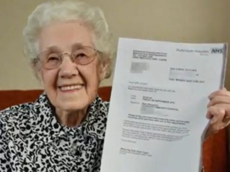 ”கங்கிராட்ஸ் பாட்டி, உங்களுக்கு குட்டிப் பாப்பா பொறக்கப் போகுது.. 100 வயது பாட்டிக்கு ஷாக் கொடுத்த ட