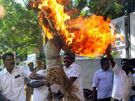 கொடும்பாவி எரிப்பது என்பது தண்டனைக்குரிய குற்றம் இல்லை- நீதிபதி ராமசுப்பிரமணியன் தீர்ப்பு