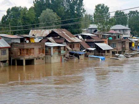 பாகிஸ்தான் ஆக்கிரமிப்பு காஷ்மீரில் 5 நாளாக பேய் மழை- 9 பேர் பலி