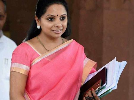 ஆந்திராவை ஆண்ட பாவத்தை கோதாவரியில் புனித நீராடி போக்குங்க ராகுல்.. சொல்வது டி.ஆர்.எஸ். எம்.பி. கவிதா