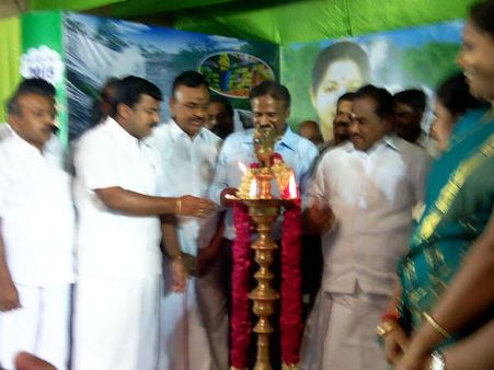 குற்றாலம் சாரல் திருவிழா தொடங்கியது.. பல்வேறு போட்டிகளுக்கும் ஏற்பாடு..