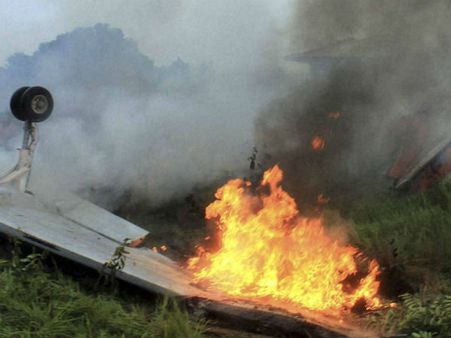 ஜப்பானில் குட்டி விமானம் விழுந்து நொறுங்கி விபத்து- விமானி உட்பட 3 பேர் பரிதாப பலி!