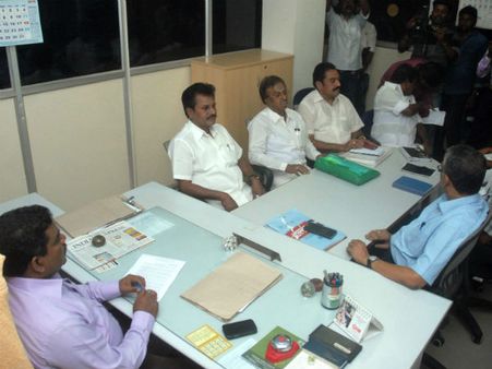 தோல்வியில் முடிந்தது 2ம் கட்ட பேச்சுவார்த்தை.. தொடர்கிறது என்எல்சி ஸ்டிரைக்