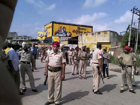 பஞ்சாபில் துப்பாக்கிச்சூடு சப்தம் கேட்டு காலையில் திடுக்கிட்டு கண்விழித்த தினாநகர் வாசிகள்