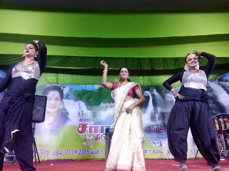 கலாம் மறைவைக் கூட அறியாமல் குற்றால சாரல் விழாவில் குத்தாட்டம்!