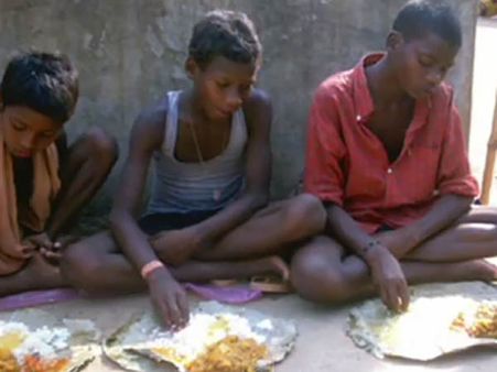 இந்தியாவில் உள்ள ஏகப்பட்ட 'காக்கா முட்டை'களின் பரிதாப நிலையை பாருங்கள்